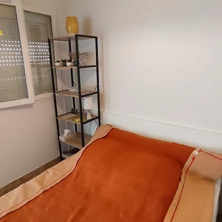 River - Joli 2 Pieces, Etage Eleve, Vue Sur Port Et Mer, Calme Et Proche Des Plages *